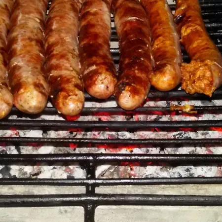 Ilinden بيت ضيافة